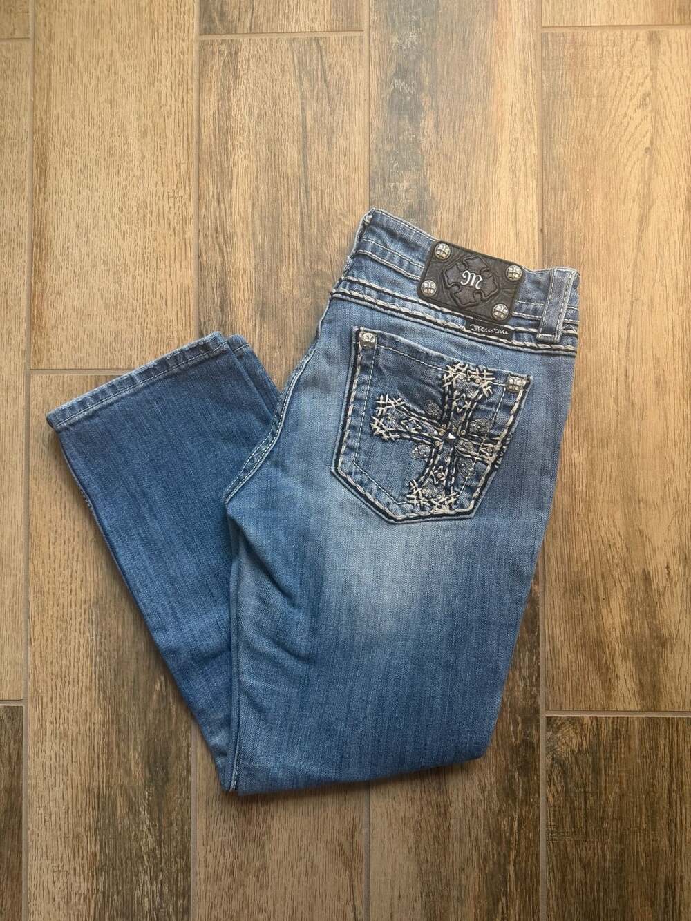 Miss Me JE5100C7 Cropped Jeans Size 30 Embroidered Cross